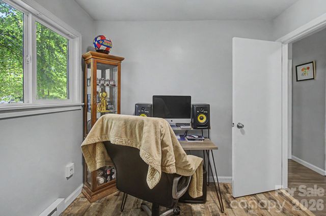 102 Wicklow Drive, Asheville, NC 28806