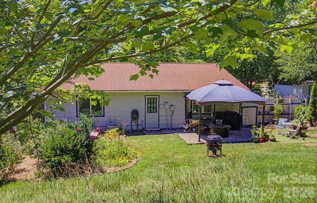 102 Wicklow Drive, Asheville, NC 28806