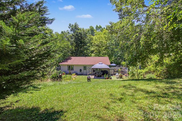 102 Wicklow Drive, Asheville, NC 28806
