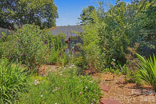 102 Wicklow Drive, Asheville, NC 28806