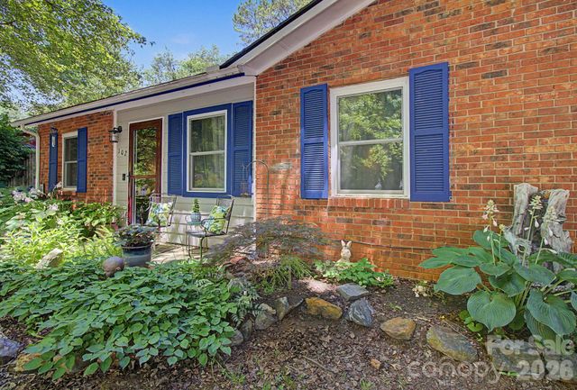 102 Wicklow Drive, Asheville, NC 28806