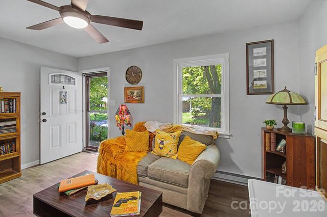 102 Wicklow Drive, Asheville, NC 28806