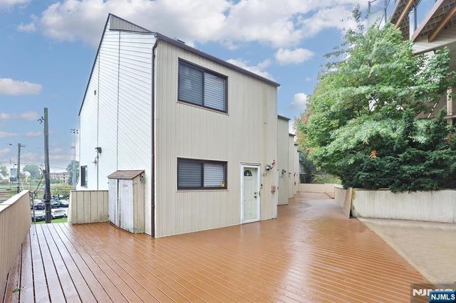 1110 River Road 105, Edgewater, NJ 07020