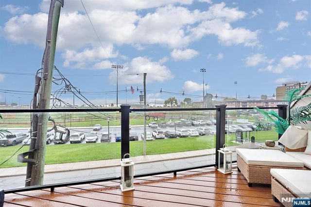 1110 River Road 105, Edgewater, NJ 07020