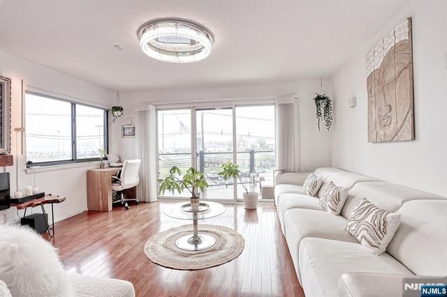 1110 River Road 105, Edgewater, NJ 07020