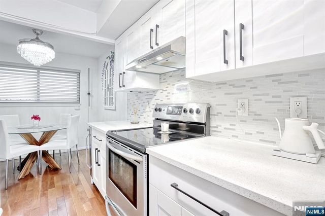 1110 River Road 105, Edgewater, NJ 07020