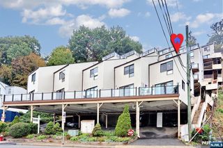 1110 River Road 105, Edgewater, NJ 07020