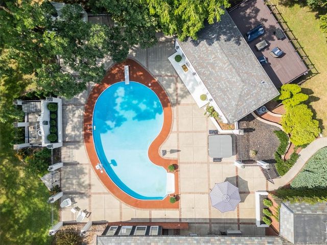 3545 Lincoln Place Drive, Des Moines, IA 50312