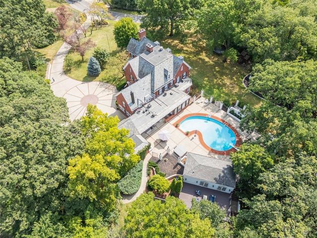 3545 Lincoln Place Drive, Des Moines, IA 50312