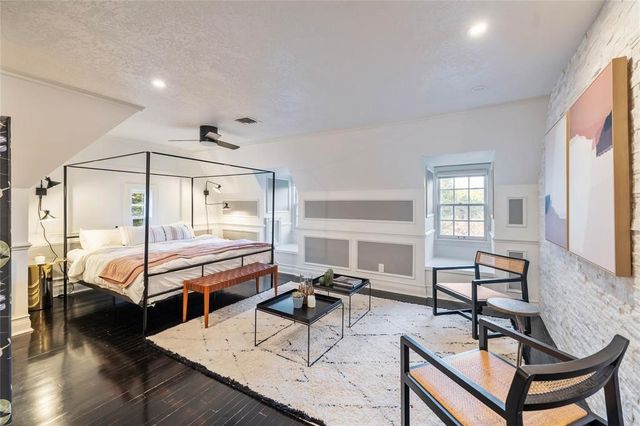 3545 Lincoln Place Drive, Des Moines, IA 50312