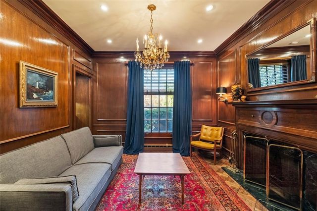 3545 Lincoln Place Drive, Des Moines, IA 50312