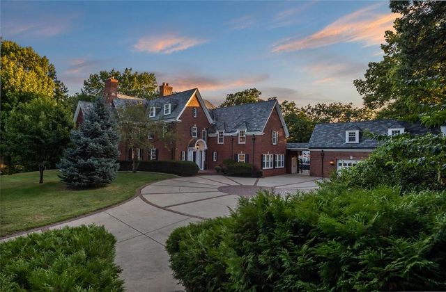 3545 Lincoln Place Drive, Des Moines, IA 50312