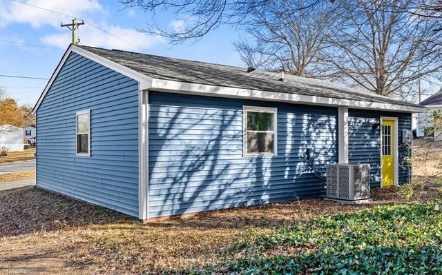 1501 Earl Drive, Greensboro, NC 27406