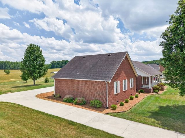 826 Boatman Rd, Cookeville, TN 38506