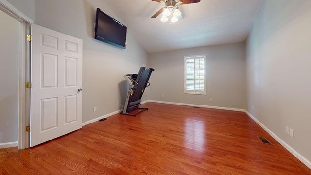 826 Boatman Rd, Cookeville, TN 38506