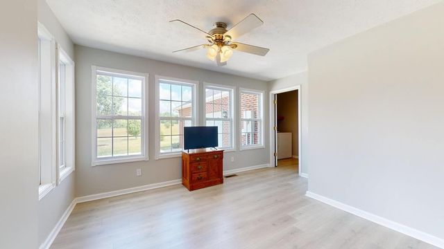 826 Boatman Rd, Cookeville, TN 38506