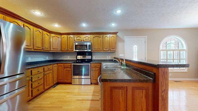 826 Boatman Rd, Cookeville, TN 38506