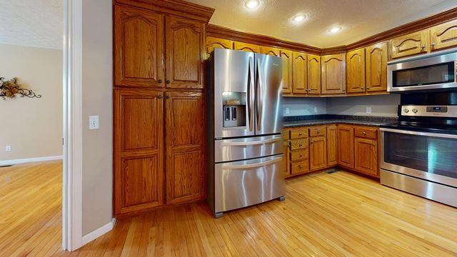 826 Boatman Rd, Cookeville, TN 38506