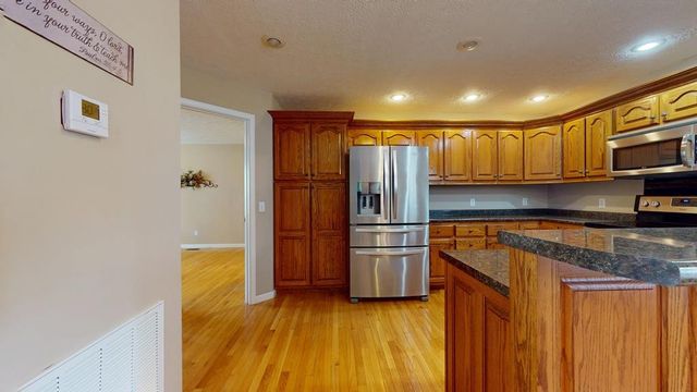 826 Boatman Rd, Cookeville, TN 38506