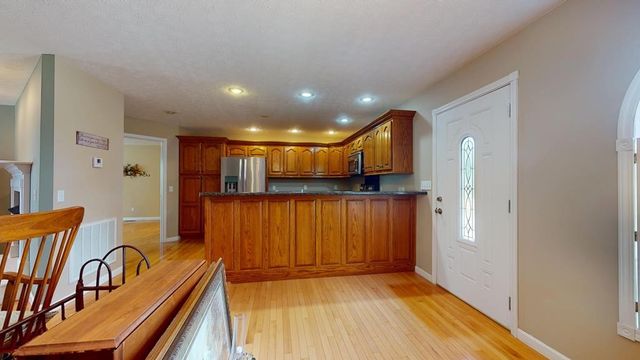 826 Boatman Rd, Cookeville, TN 38506