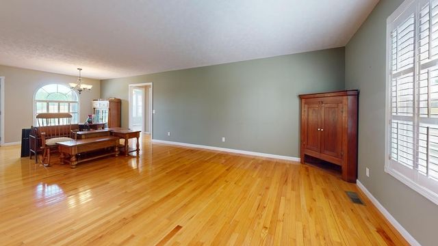 826 Boatman Rd, Cookeville, TN 38506