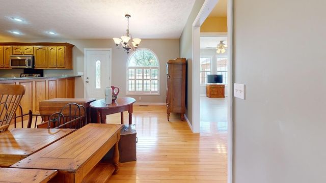 826 Boatman Rd, Cookeville, TN 38506