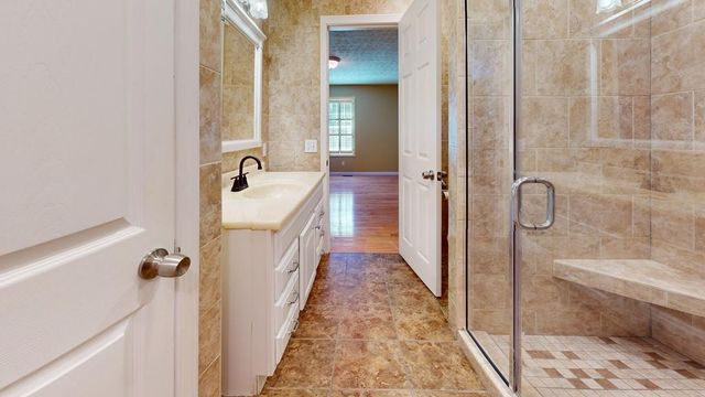 826 Boatman Rd, Cookeville, TN 38506