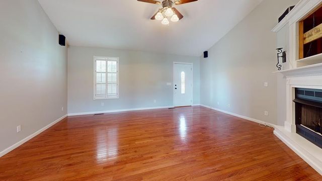 826 Boatman Rd, Cookeville, TN 38506