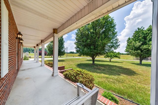 826 Boatman Rd, Cookeville, TN 38506
