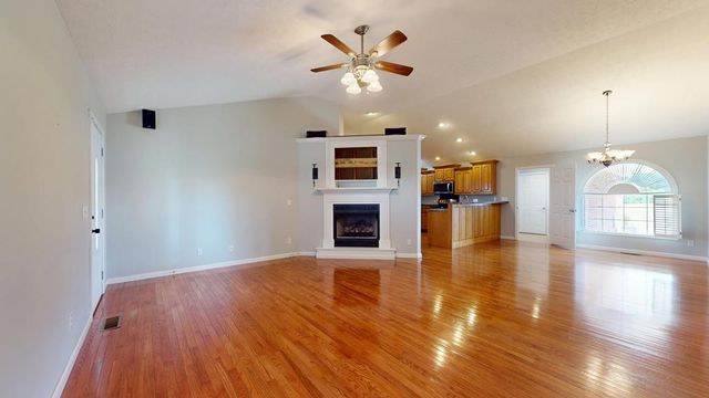 826 Boatman Rd, Cookeville, TN 38506