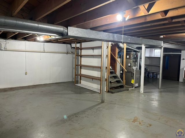 3903 SW Burlingame RD, Topeka, KS 66609