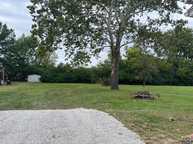 3903 SW Burlingame RD, Topeka, KS 66609