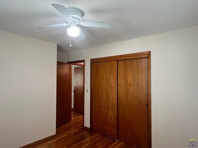 3903 SW Burlingame RD, Topeka, KS 66609