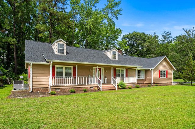 4935 Meadow St., Loris, SC 29569