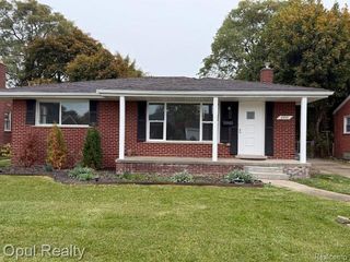 6550 Golfview Street, Garden City, MI 48135