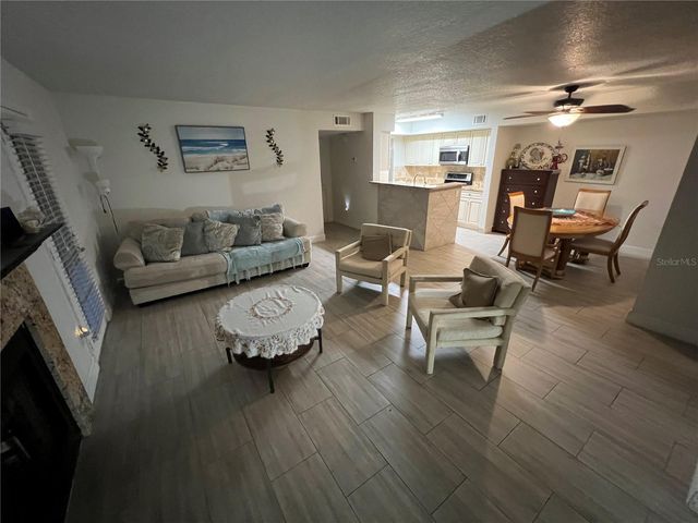 5587 DEVONBRIAR WAY J105, Orlando, FL 32822