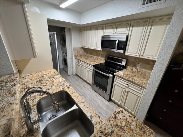 5587 DEVONBRIAR WAY J105, Orlando, FL 32822