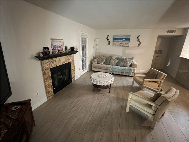 5587 DEVONBRIAR WAY J105, Orlando, FL 32822