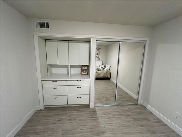 5587 DEVONBRIAR WAY J105, Orlando, FL 32822
