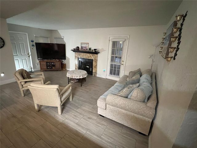 5587 DEVONBRIAR WAY J105, Orlando, FL 32822