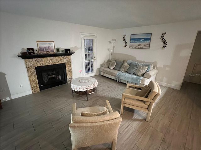 5587 DEVONBRIAR WAY J105, Orlando, FL 32822