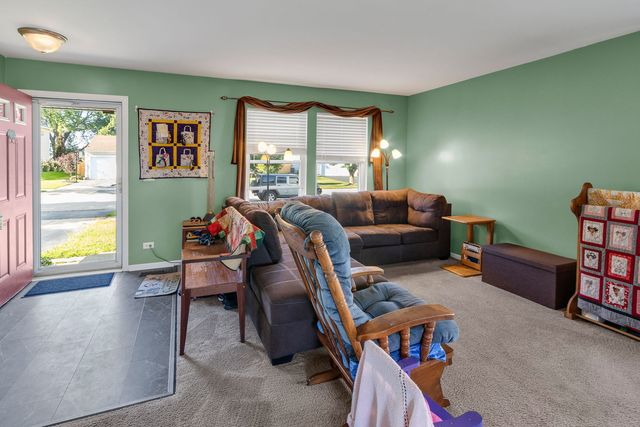 9507 Prairie Edge Road, Wonder Lake, IL 60097