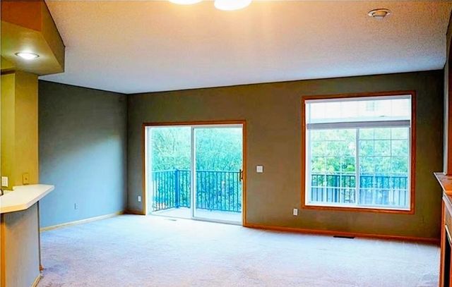 2332 Eagle Trace Lane, Woodbury, MN 55129