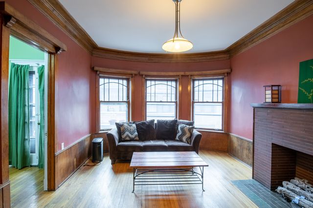 945 E Hyde Park Boulevard 3, Chicago, IL 60615