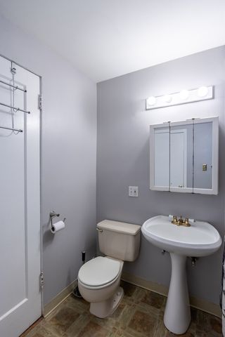 945 E Hyde Park Boulevard 3, Chicago, IL 60615