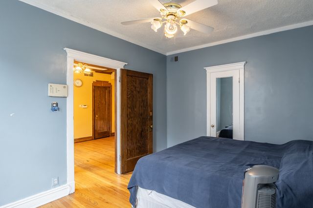 945 E Hyde Park Boulevard 3, Chicago, IL 60615