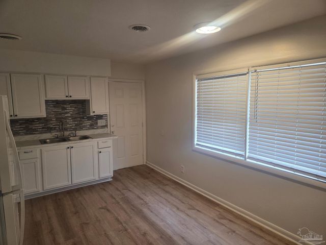 6011 Greenwood Ln, Pensacola, FL 32504
