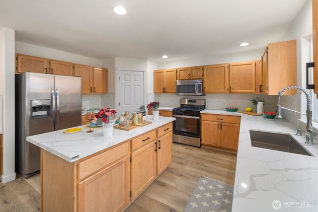 1211 176th Place SW, Lynnwood, WA 98037