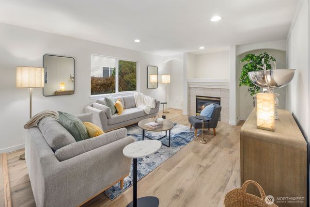 1211 176th Place SW, Lynnwood, WA 98037