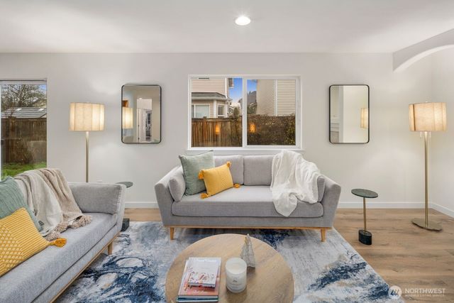 1211 176th Place SW, Lynnwood, WA 98037